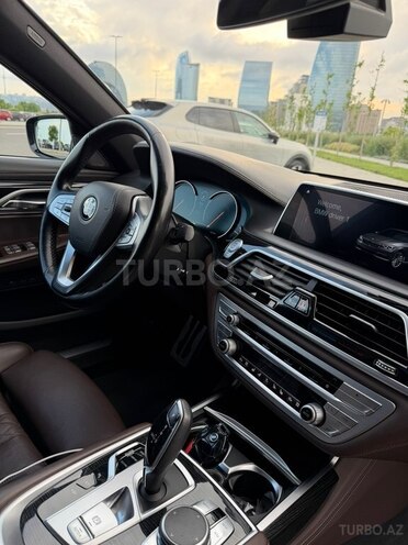BMW 740-15
