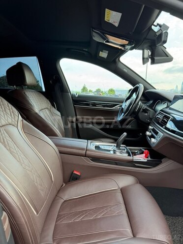 BMW 740-11
