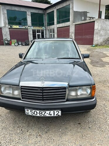 Mercedes 190-1