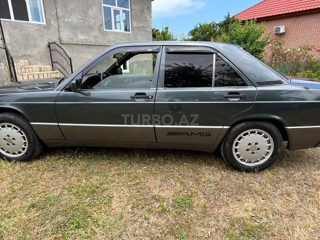 Mercedes 190-4