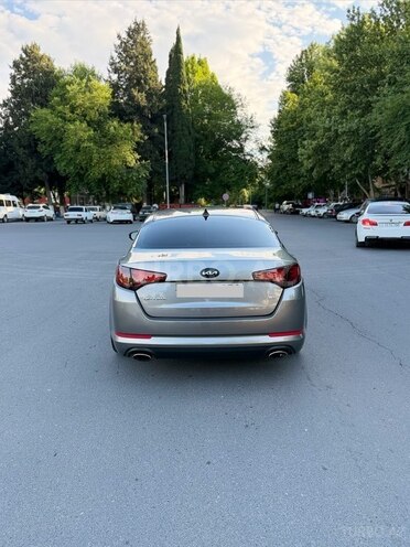 Kia Optima-4