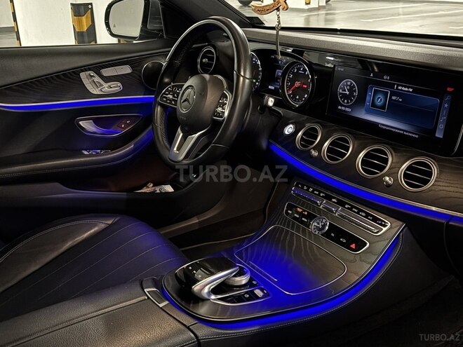 Mercedes E 300-10