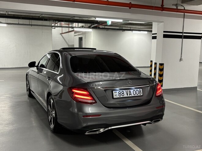 Mercedes E 300-9