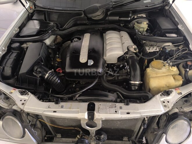 Mercedes E 220-9