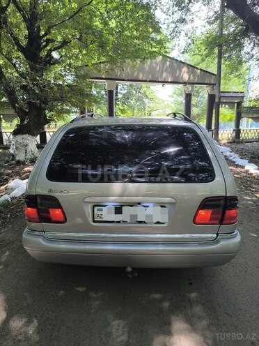 Mercedes E 220-8