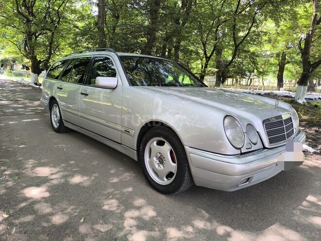 Mercedes E 220-5