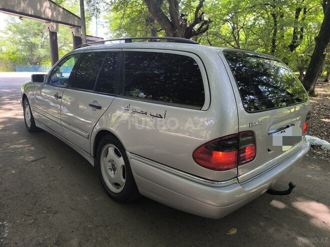 Mercedes E 220-7