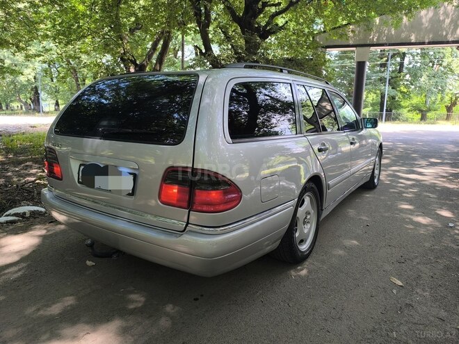 Mercedes E 220-6