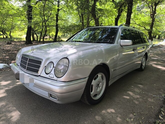 Mercedes E 220-4