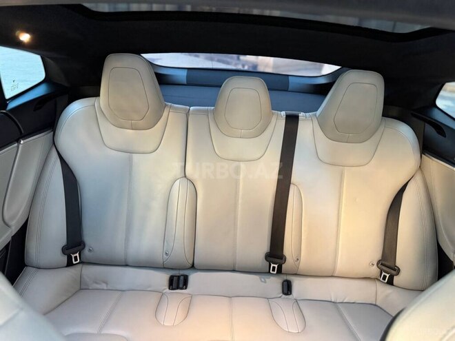Tesla Model S-15
