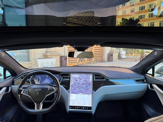 Tesla Model S-19