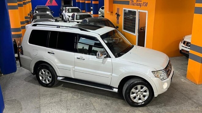 Mitsubishi Pajero-5