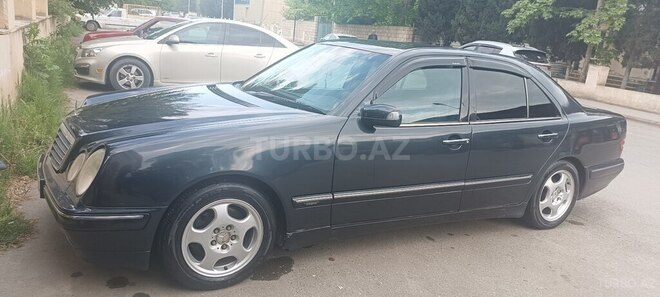 Mercedes E 280 4MATIC-7