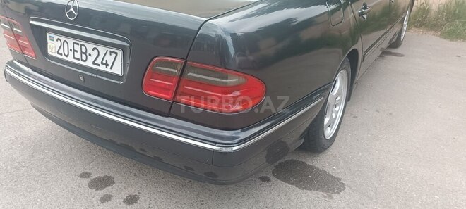 Mercedes E 280 4MATIC-5