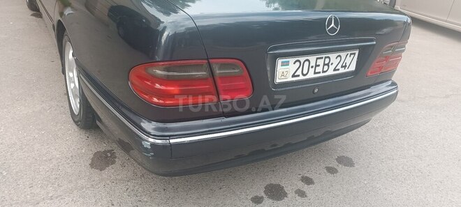 Mercedes E 280 4MATIC-4
