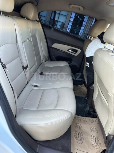 Chevrolet Cruze-9