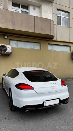 Porsche Panamera-7