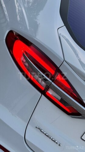 Ford Fusion (North America)-10