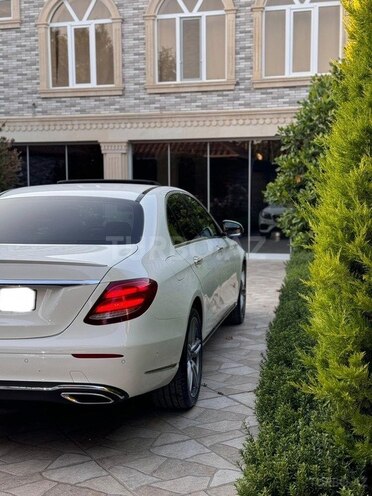Mercedes E 220 d-9