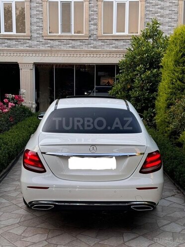 Mercedes E 220 d-8