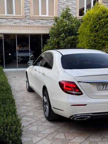 Mercedes E 220 d-10