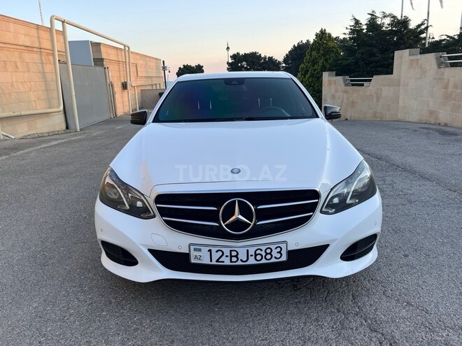 Mercedes E 220-1