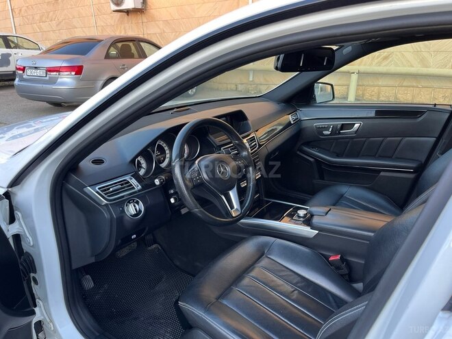 Mercedes E 220-10
