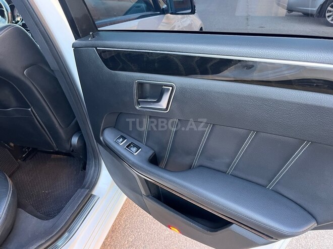 Mercedes E 220-13