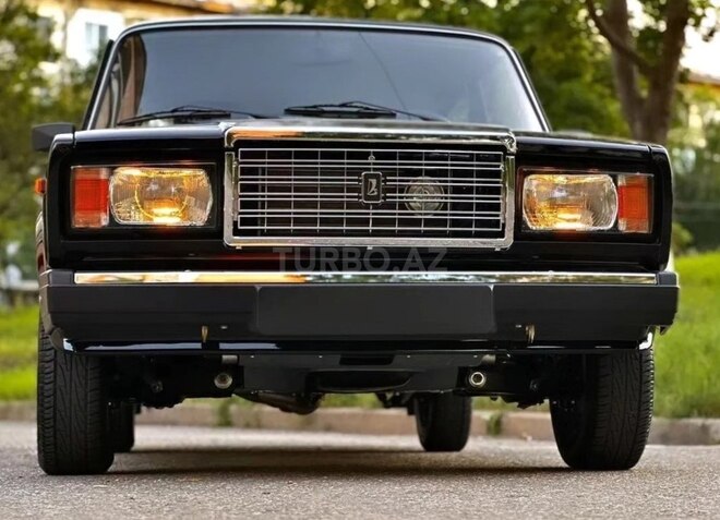 LADA (VAZ) 2107-1