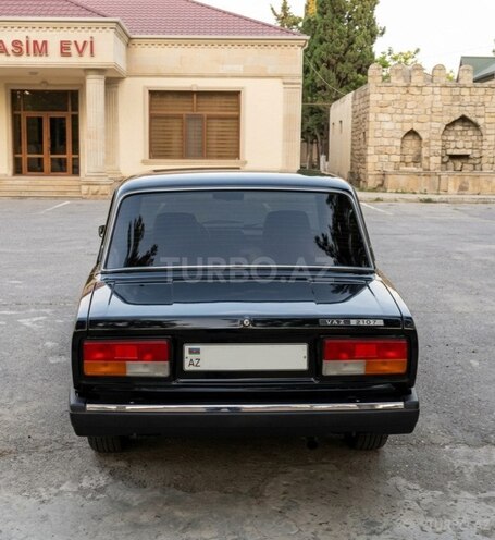 LADA (VAZ) 2107-2