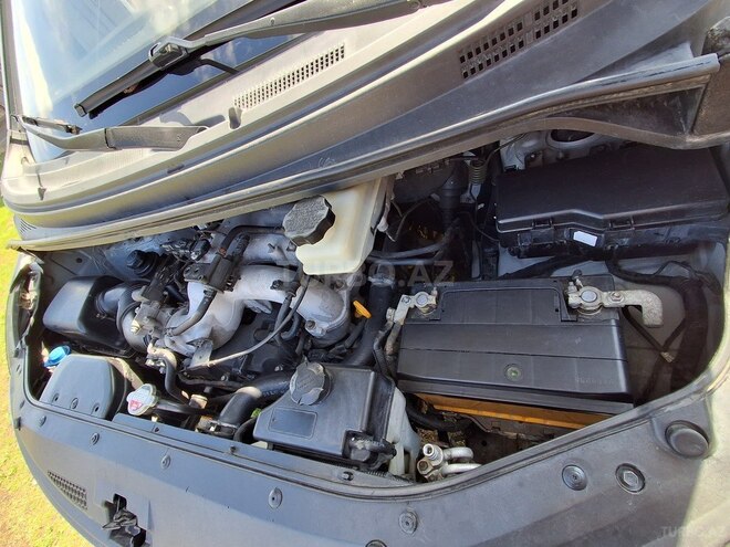 Hyundai H-1-9