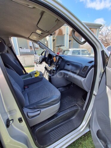 Hyundai H-1-11