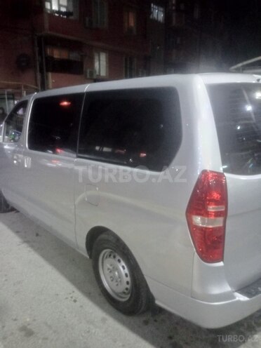 Hyundai H-1-2