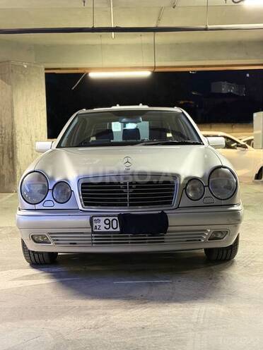 Mercedes E 240-3