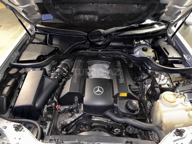 Mercedes E 240-18