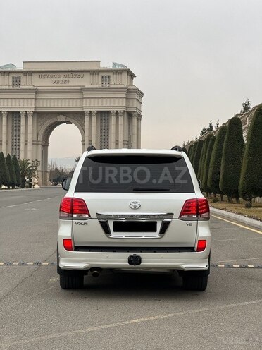 Toyota Land Cruiser-2