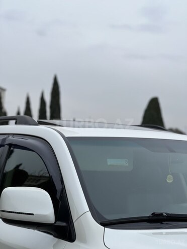 Toyota Land Cruiser-11