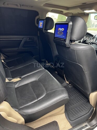 Toyota Land Cruiser-10