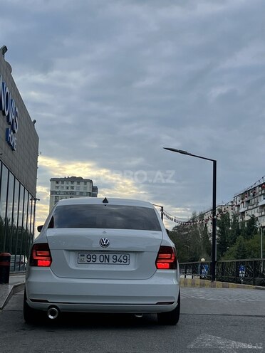 Volkswagen Polo-15