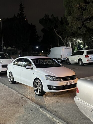 Volkswagen Polo-13