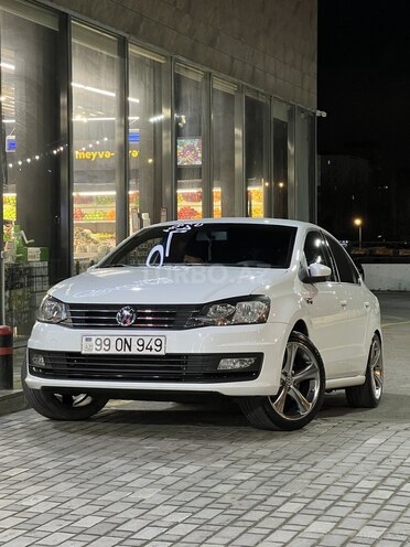 Volkswagen Polo-9