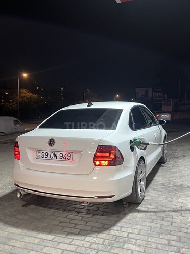 Volkswagen Polo-11