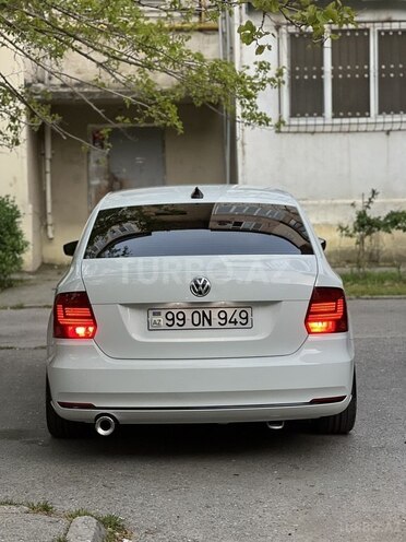 Volkswagen Polo-5