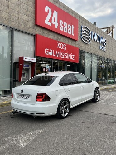 Volkswagen Polo-14
