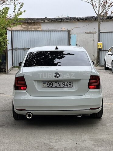 Volkswagen Polo-6