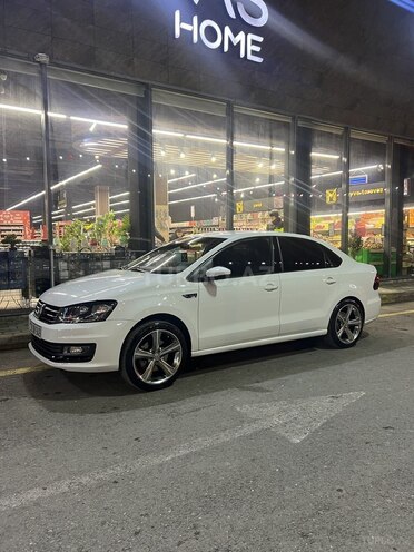 Volkswagen Polo-10