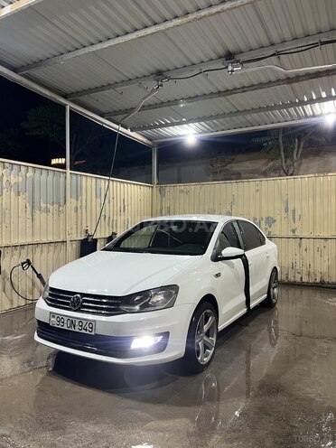 Volkswagen Polo-2