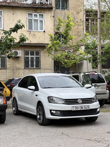 Volkswagen Polo-3