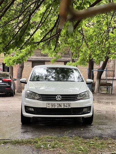 Volkswagen Polo-4