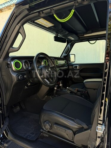 Jeep Wrangler-10